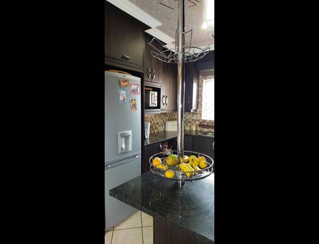 3 BEDROOM HOUSE FOR SALE IN THE ORCHARDS